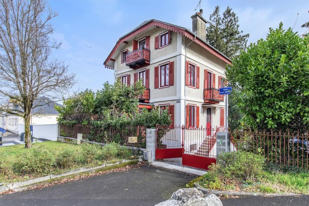 Appartamento Repaire Du Bagnerais Bagnères-de-Bigorre Esterno foto